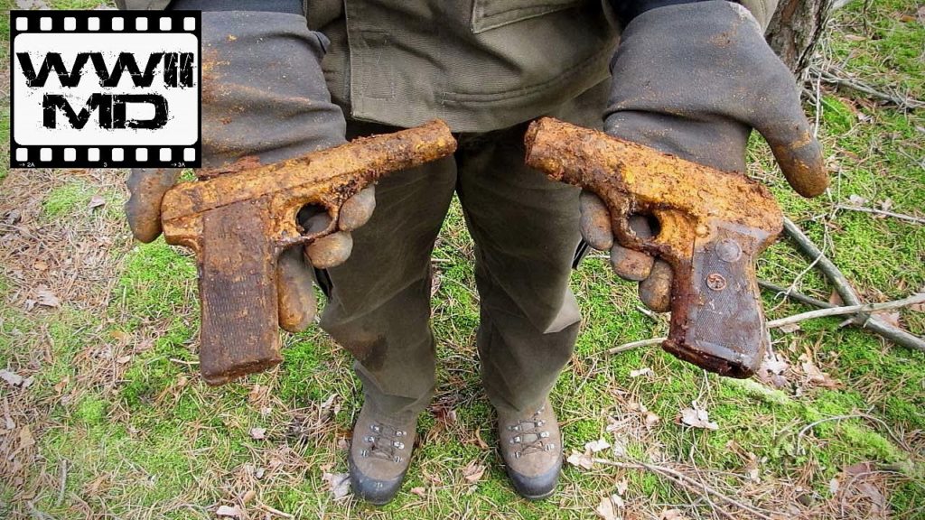 Russian War Diggers : We found a huge Pit with Soldiers & German things from WW2